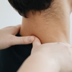 Kark w trybie relaks: 7 sprawdzonych sposobów na ulgę po pracy przy ekranie