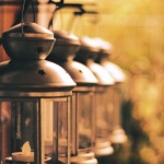 Zaczaruj balkon po zmroku: lampiony, które stworzą niepowtarzalny klimat